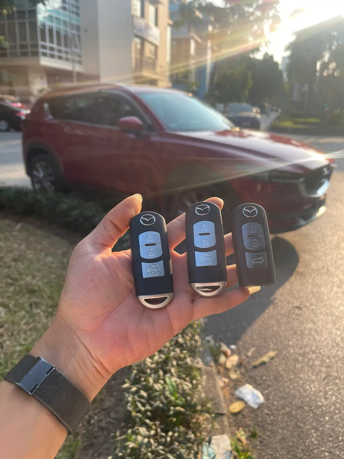 Ba chìa smartkey trước xe Mazda CX-5 màu đỏ