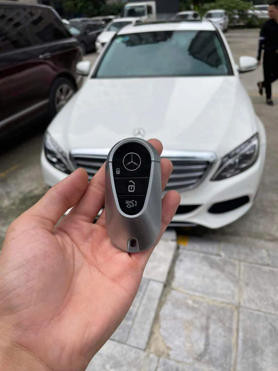 Chìa smartkey Mercedes trước xe C-Class
