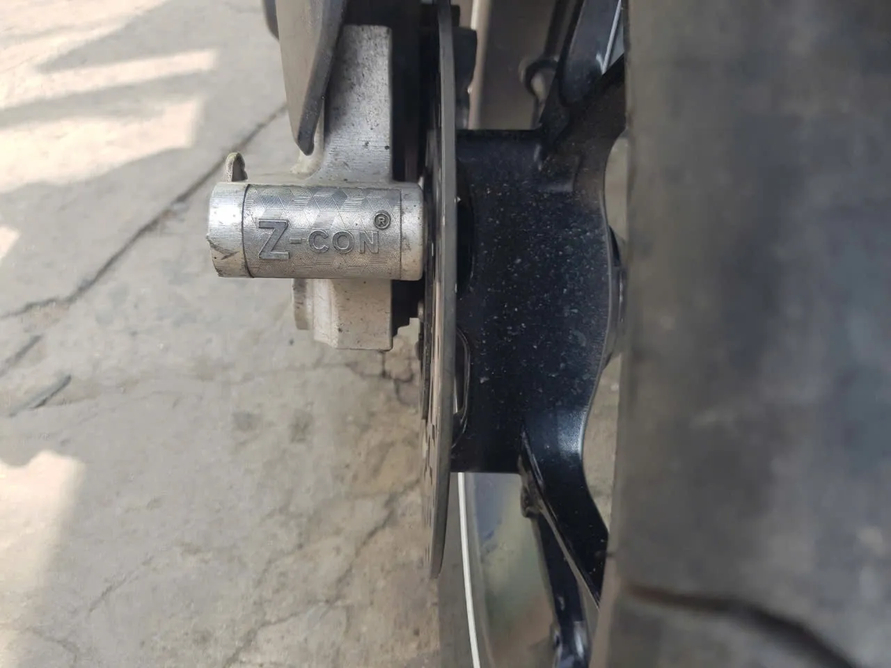 Khóa đĩa chống trộm kẹp trên đĩa phanh xe máy
