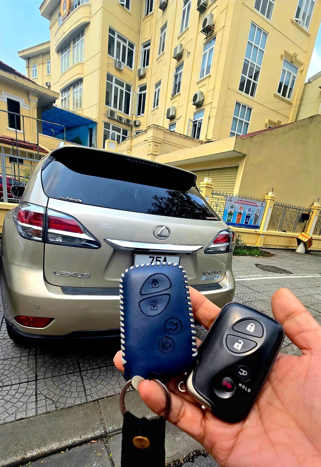 Chìa smartkey Lexus trước đuôi xe Lexus RX