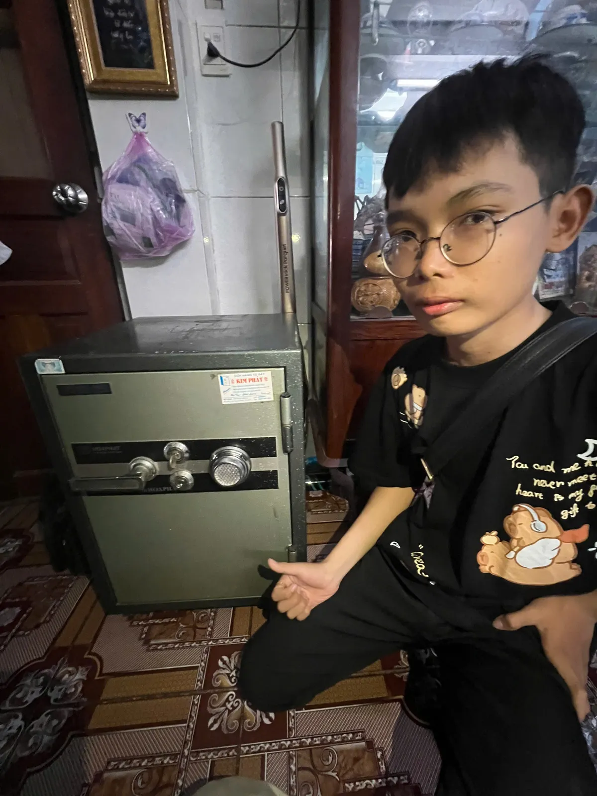Thợ sửa két sắt gia đình ngay trong phòng khách