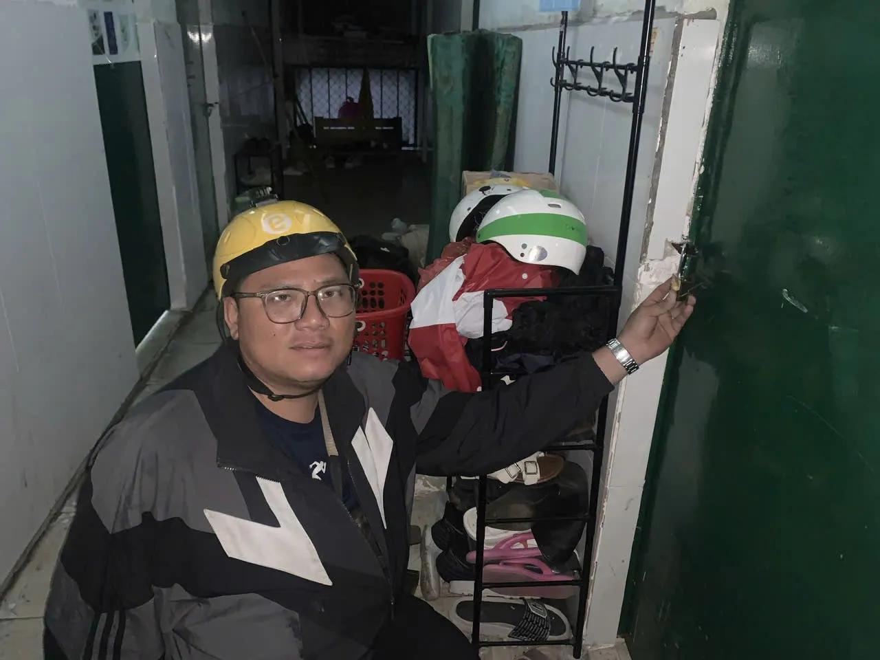 Thợ thay khóa cửa sắt dãy trọ