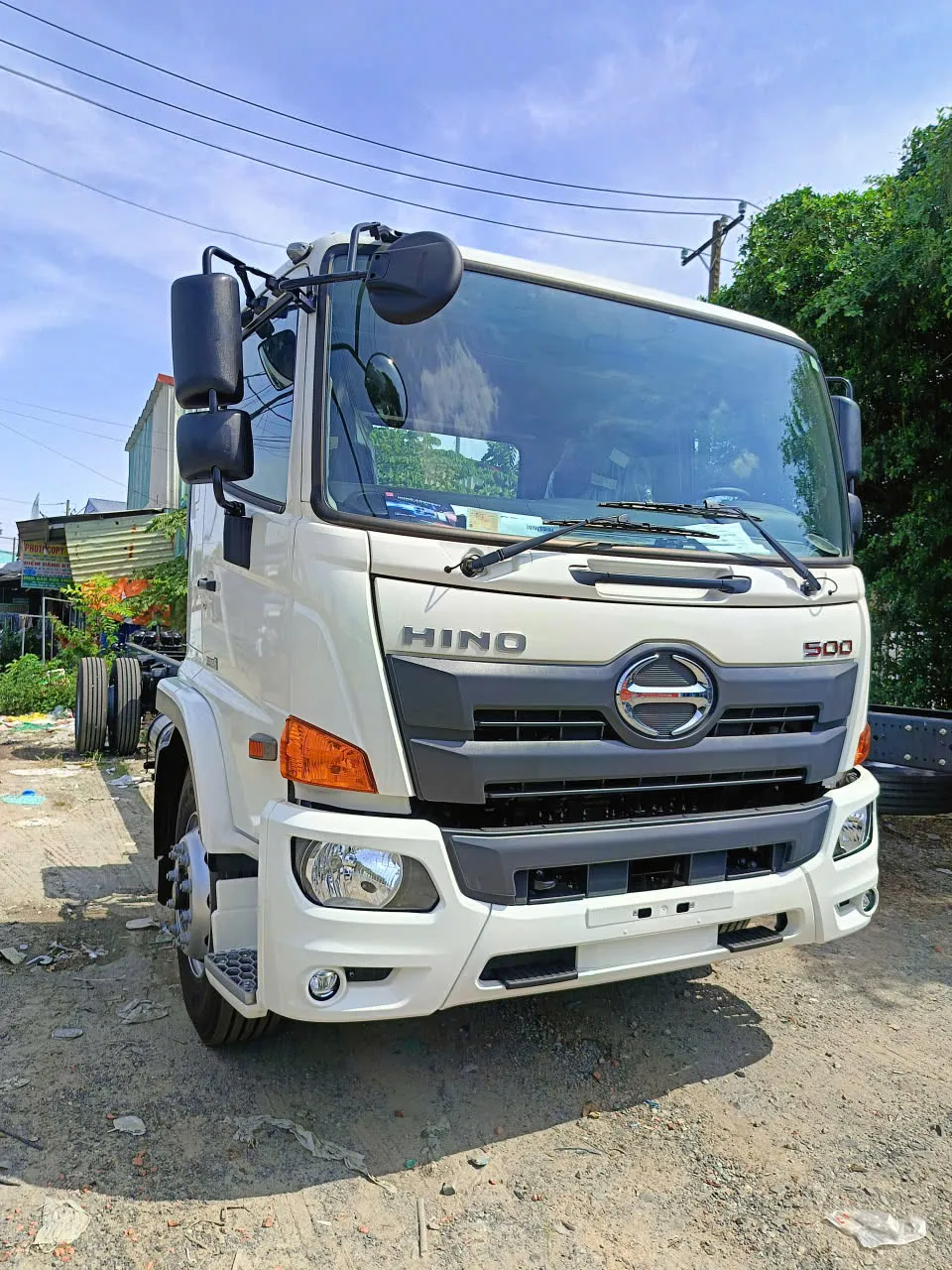 Xe tải Hino 500 màu trắng